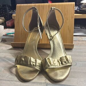 Lily Pulitzer Gold Ankle Strap Sandals size 8